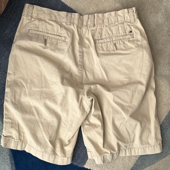 Tommy Hilfiger Shorts Khaki - Picture 3 of 3